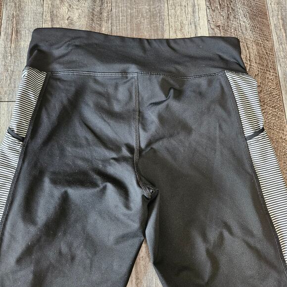 Champion Striped Leggings Size Medium Black White Capri Phone Side Pockets Mesh - Picture 3 of 9